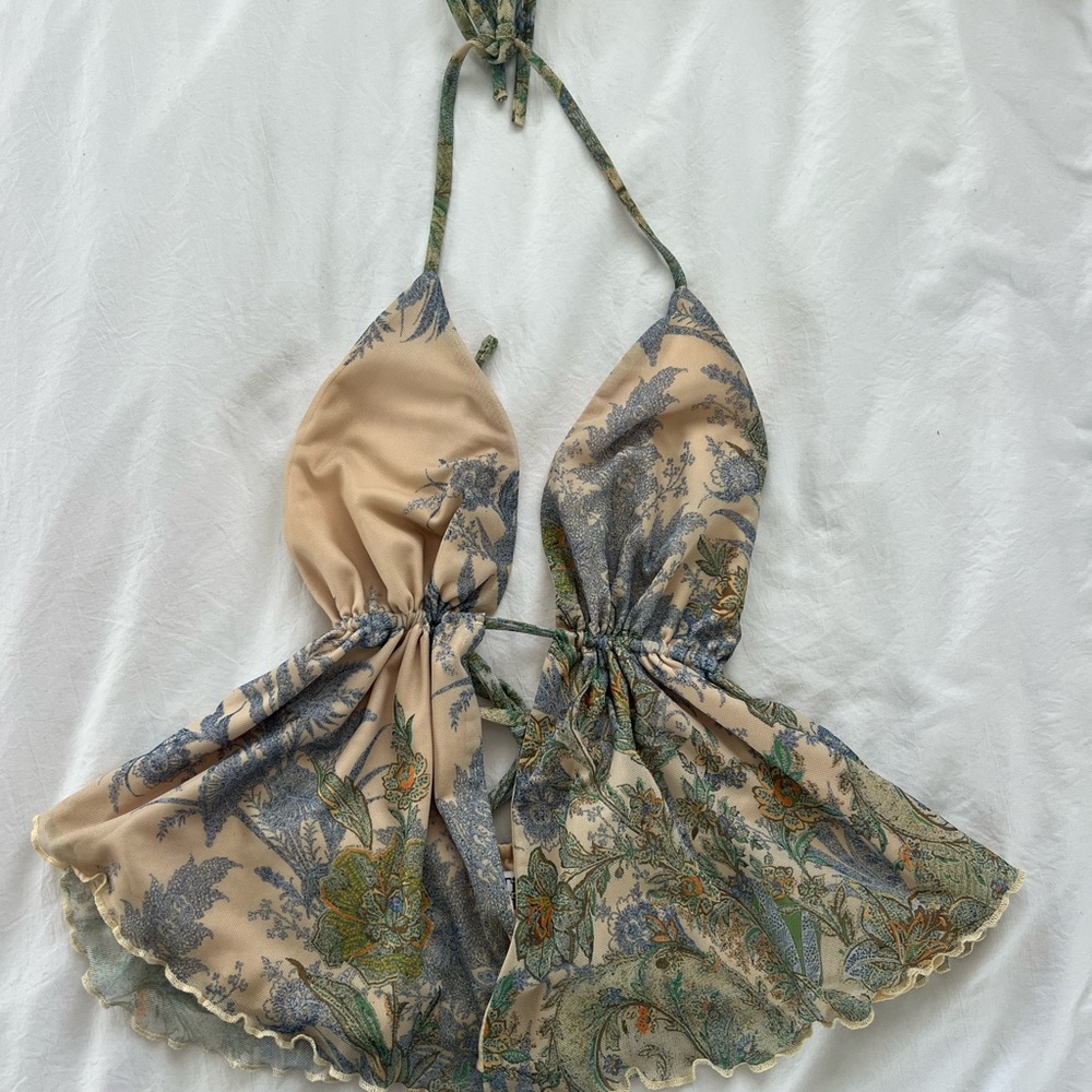 Tiger Mist Cream and Green Top